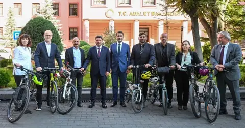 'Bisikletli yaşam için Adalet'i yerinde istediler