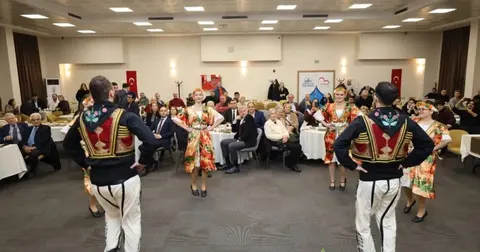 İzmit'te Dünya Türk Dili Ailesi Günü kutlandı