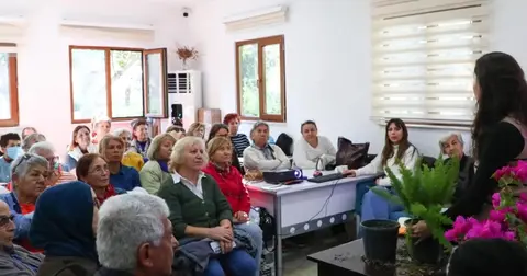Antalya’da yaşlılara çiçek yetiştiriciliği ve bakım eğitimi