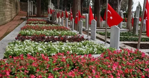 Kocaeli'de şehitliklerde çevre düzenleme çalışması