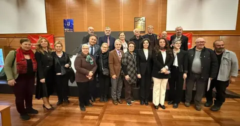 Bursa'da 'Köy Enstitüleri' paneli... Eğitimde fırsat eşitliği ve toplumsal dönüşüm konuşuldu