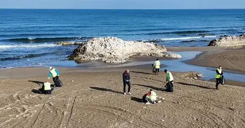 Kocaeli'de yılın üçüncü dönem deniz çöpü izleme faaliyeti