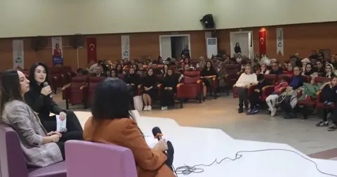 İzmit'ten dijital dünyada sağlıklı çocuk büyütme paneli
