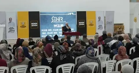 Konya’da Şehir Konferansları devam ediyor