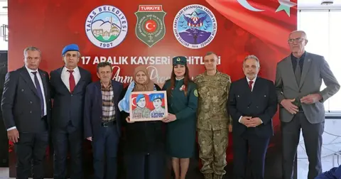 Talas Belediyesi, 17 Aralık Şehitlerini Anma Etkinliği Düzenledi