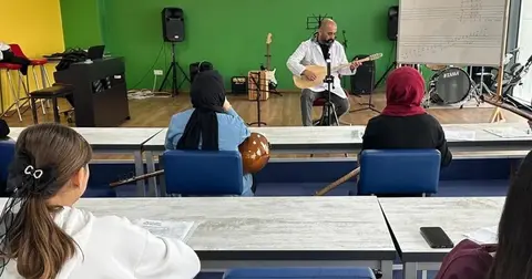 Çayırova’da bağlama kurslarına yoğun ilgi