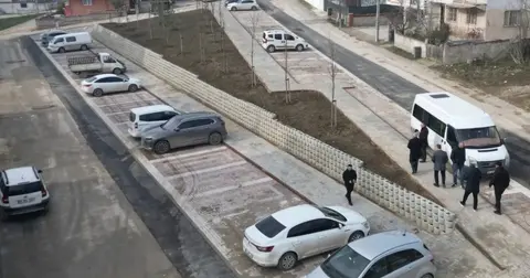 Bursa İnegöl’de otoparkla birlikte 24 fidan toprağa kavuştu