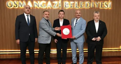 Bursa Osmangazi Belediyesi ile Seyyar Pazarcılar Odası arasında protokol imzalandı