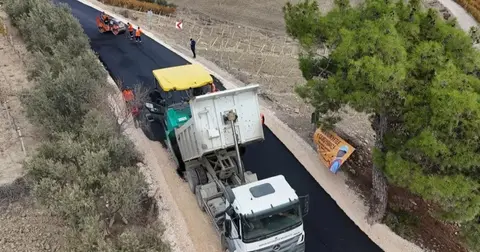 Mersin’de yol ve asfalt çalışmaları sürüyor