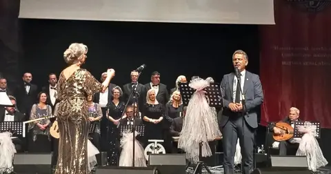 Bursa'daki konserde Belediye Başkanı parmak ısırttı