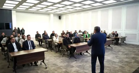 Melikgazi Belediyesi personeline protokol ve adab-ı muaşeret eğitimi