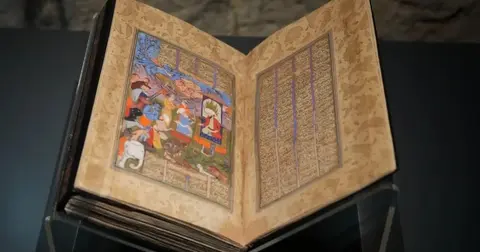 Dünyada bir ilk: 70 cilt Mesnevî 'Mana ve Nakış' sergisinde
