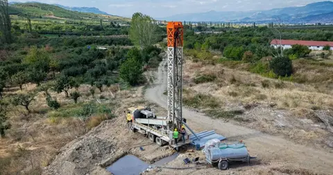 Geyve Doğantepe’ye 132 metre derinlikten kaliteli su