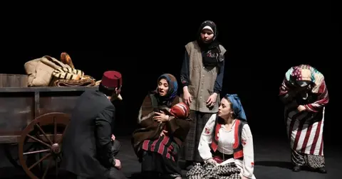 Trabzon’da ‘Muhacirlik’ oyunu prömiyer yaptı