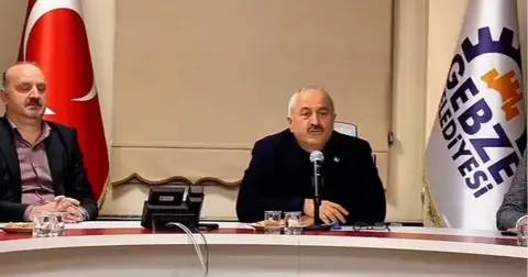 Gebze'de Başkan Büyükgöz, Yıldız Apartmanı mülk sahipleriyle buluştu