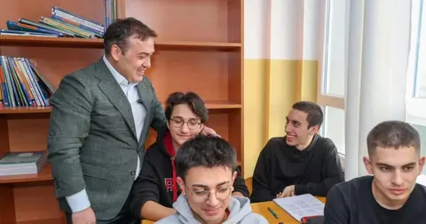 Bilecik'te Vali Sözer'den öğrencilere ziyaret