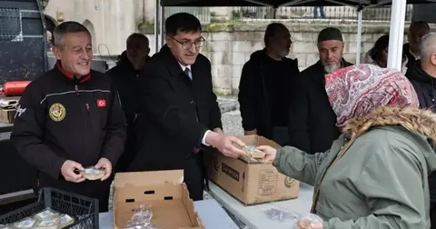 Kütahya Belediyesi ve Dernek, Ulu Camii'de Kuran-ı Kerim ve Mevlüt Programı Düzenlendi