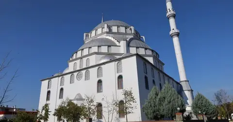 Kocaeli'de Abdülhamit Han Camii’nde estetik dokunuş