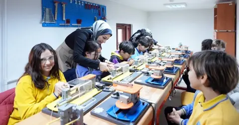 Öğrenciler bilgi ve beceriyi kütüphanelerde kazanıyor