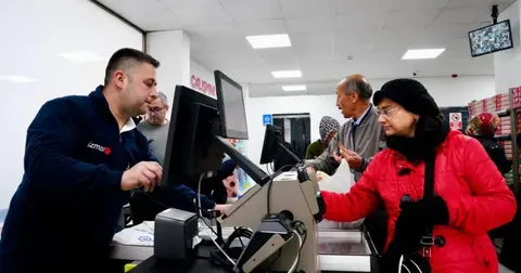 İzmir Tire'ye açılan mağaza yeni yıl hediyesi oldu