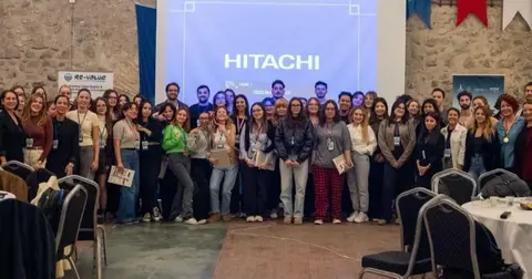 İzmir'de genç tasarımcılar doğadan ilhamla tasarladı