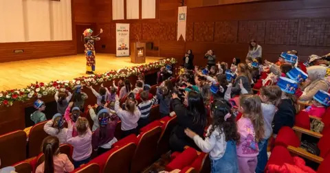 İZSU, yeni yıla miniklerle 'Merhaba' dedi