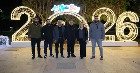 Adana’da 10 noktada yeni yıl ışıklandırması ile renkli görüntüler oluştu