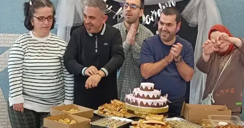 Sakarya'da özel çocuklara kemençe ve horonla doğum günü coşkusu