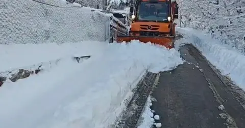 Bursa Osmangazi Belediyesi kar mesaisini sürdürüyor