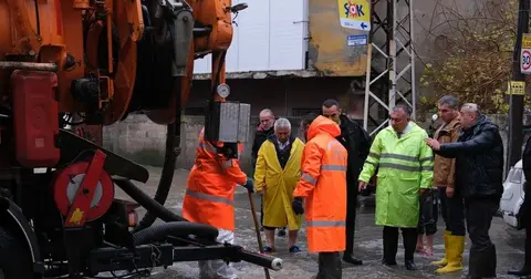 Adana’da 72 kg/m² Yağmurla Su Baskını Oluştu, Belediye Müdahale Ediyor