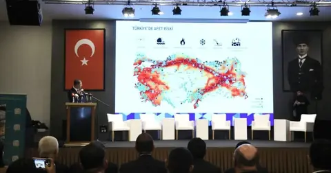 İzmir'de Başkan Tugay’dan afet yönetimi mesajı