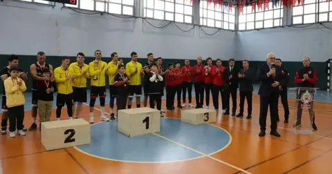 İstanbul İtfaiyesi Spor Turnuvası'nda kupalar sahiplerini buldu