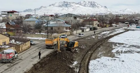 Van'da yollar genişliyor