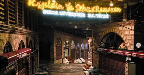Bursa'ya Ramazan ışıkları: 7 merkezi nokta LED aydınlatmayla süslendi
