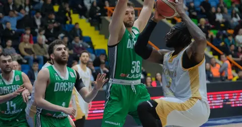 Konya Büyükşehir Belediyespor, Darüşşafaka’yı farklı yendi