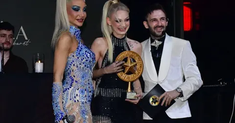 Geceye Nevide Çiçek damgası! Number One TV sunucusu ödülle taçlandı