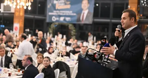 Balıkesir Belediye Başkanı Akın, İzmir'de Balıkesirliler İftarına Katıldı