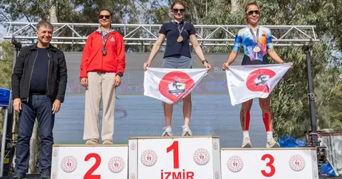 İzmir Duatlonu Türkiye Kupası nefes kesti