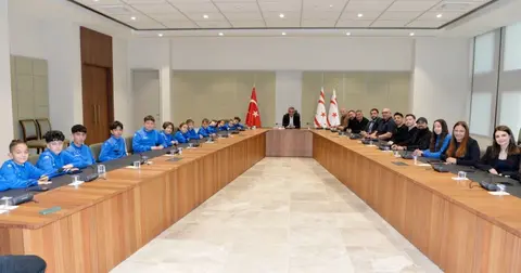 KKTC Cumhurbaşkanı Erhürman, sporcularla buluştu