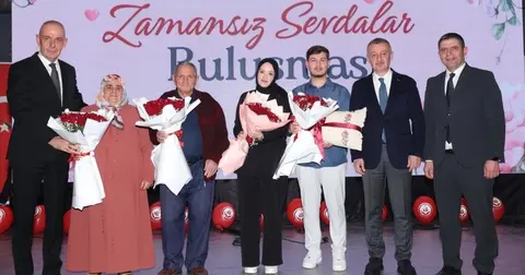 Kocaeli Büyükşehir Belediyesi 'Zamansız Sevdalar Buluşması' düzenledi
