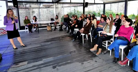 Bornova Belediyesi 'Sağlıklı İlişkiler' söyleşi programı başlattı