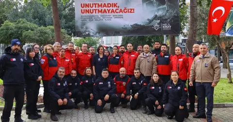 İzmir Karabağlar’da Mahalle Afet Gönüllüleri sertifikaları törenle verildi