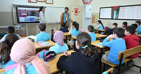 “Çat Kapı Sınıf Tiyatrosu” Görev Başında...