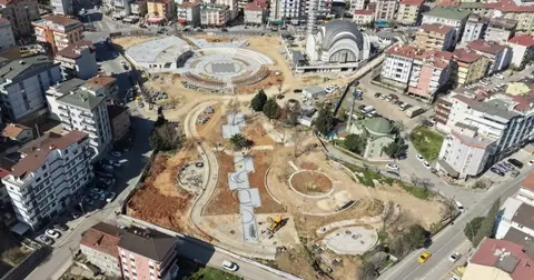 Çayırova Kent Meydanı'nda çalışmalar sona doğru; 25 bin metrekareye cami, otopark ve spor alanları gelecek