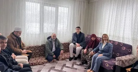 Bilecik Pazaryeri'nde Refiye Anne'ye bayram ziyareti