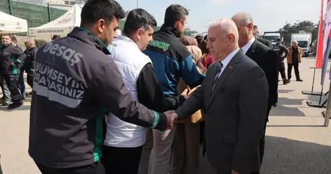 Bursa Büyükşehir Belediye Başkanı Bozbey, Ramazan Bayramı 2026’da çalışanlarla bayramlaştı