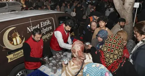 Mersin Büyükşehir’den Kadir Gecesi’nde lokma ikramı