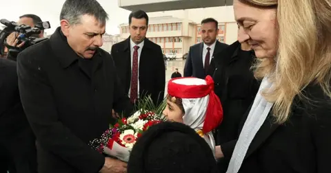 Bakan Çiftçi Ağrı’da... Valilik ziyaretinde vatandaş odaklı hizmetleri değerlendirdi