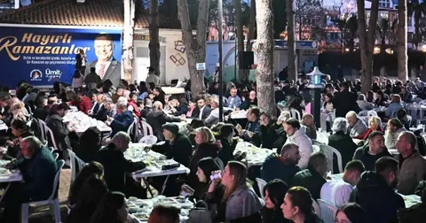 Muratpaşa'da Engelsiz Kafe'de 2 binin üzerinde katılımlı iftar programı düzenlendi
