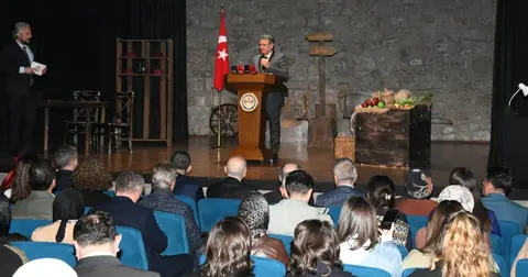 Hüseyin Kazaz Kültür Merkezi Muhacirlik oyunu ile açıldı